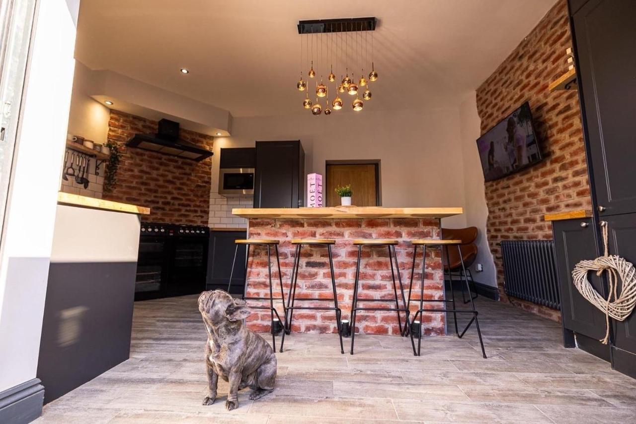 Town Center Cottage With Hot Tub 몰페스 외부 사진