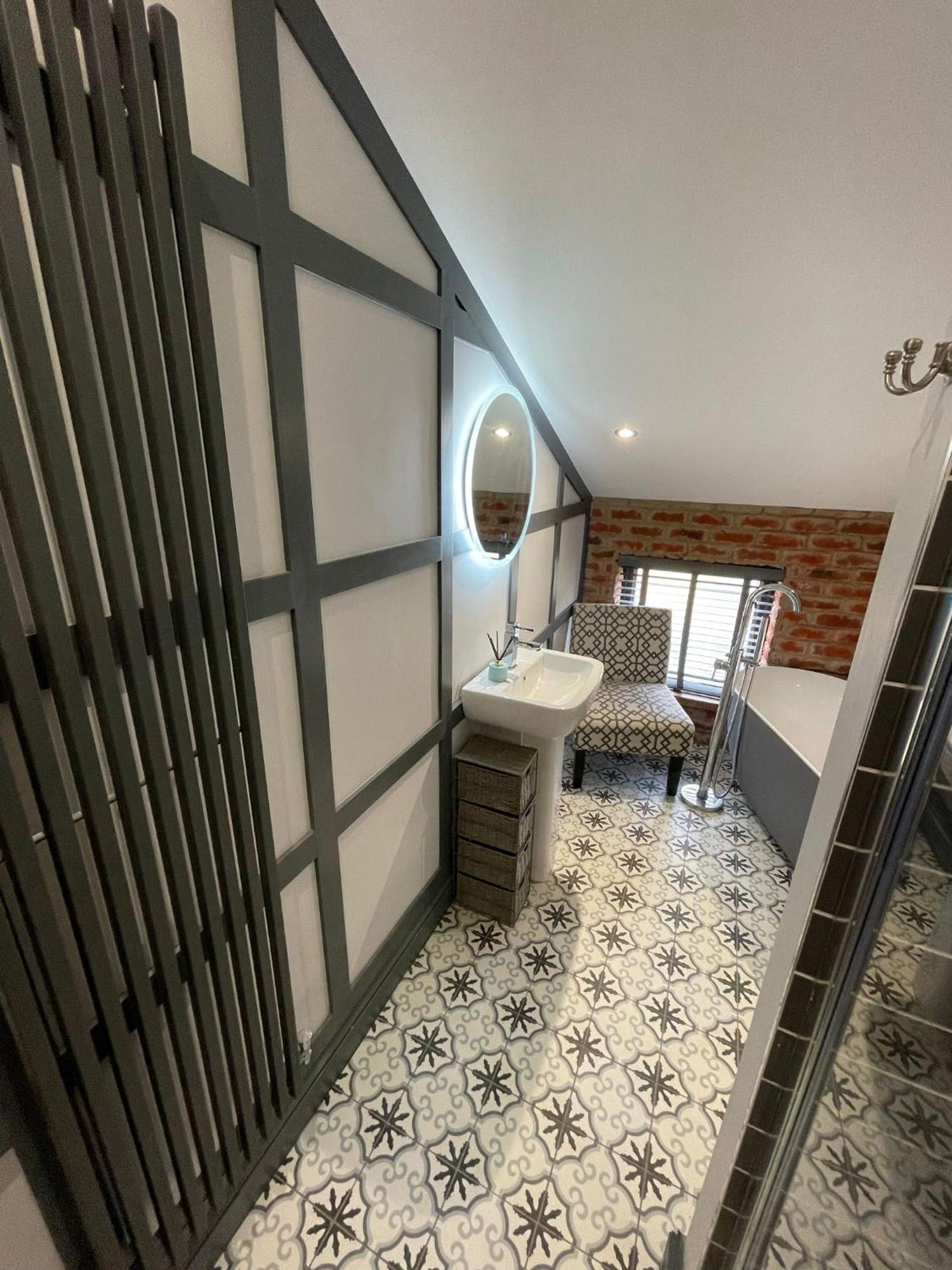 Town Center Cottage With Hot Tub 몰페스 외부 사진